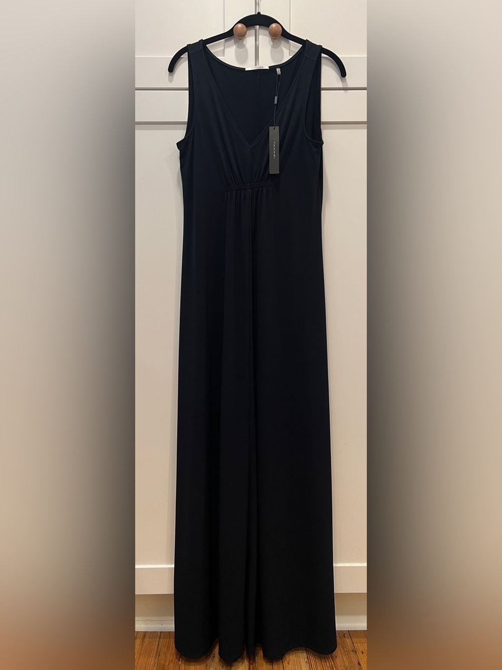 T TAHARI NIMA V-NECK MAXI DRESS, SIZE M, NWT.